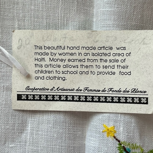 (NWT) Set of Four 100% Linen Handmade Christmas Napkins from Haiti Each Unique - Picture 4 of 10